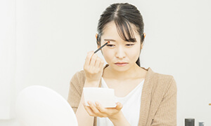 眉ケアのよくある悩み 毎日メイクで書き足す必要がある